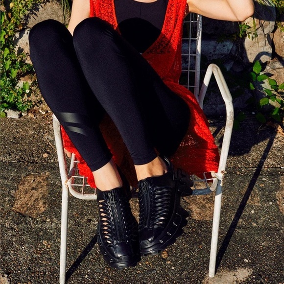 4CCCCEES Arko Spine Sneaker Black Leather Zipper Cutout Size 39 EUC - Picture 10 of 12